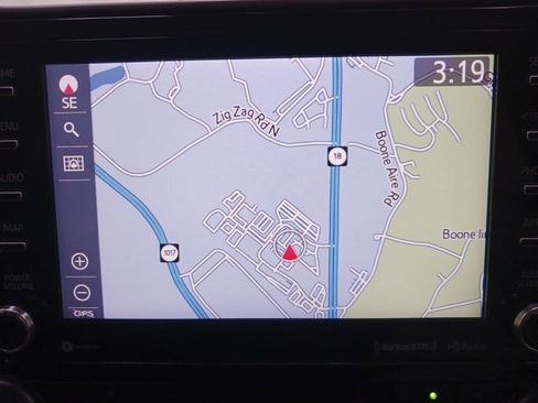 Used 2022 Toyota Highlander XLE image 21