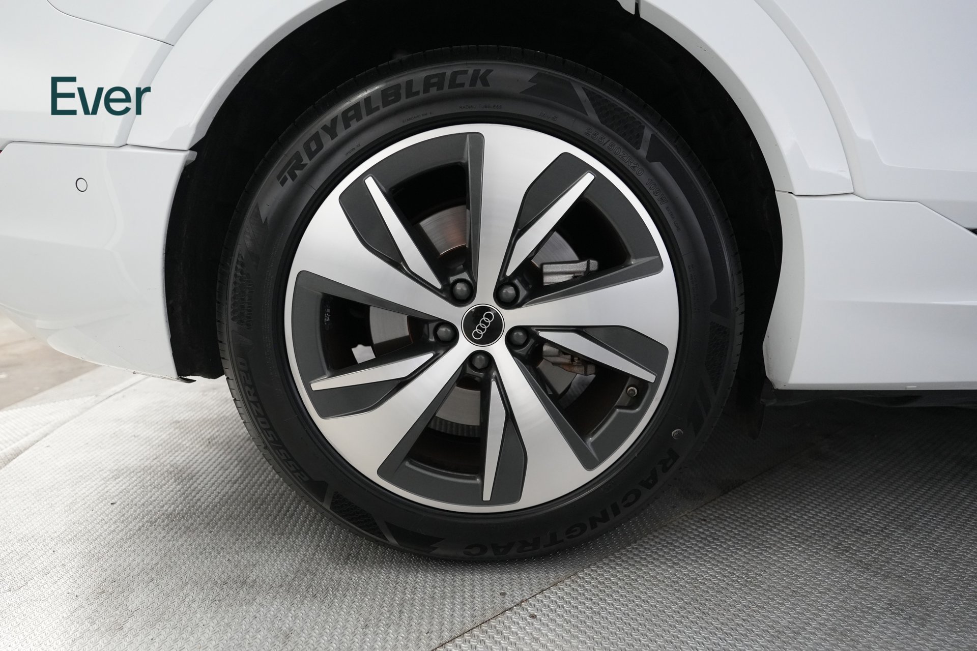 Used 2024 Audi Q8 e-tron Premium Plus AWD/4WD image 21