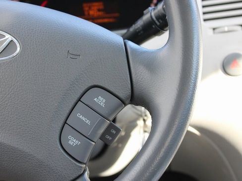 Used 2006 Hyundai Azera Limited image 24