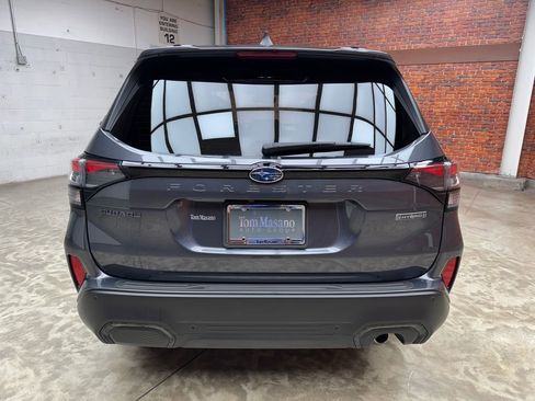 Used 2025 Subaru Forester Touring AWD/4WD image 4
