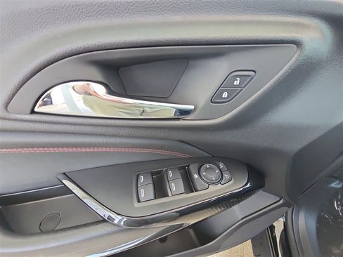 New 2025 Chevrolet Trax RS image 21