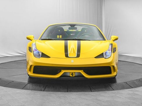 Used 2015 Ferrari 458 Speciale A image 3