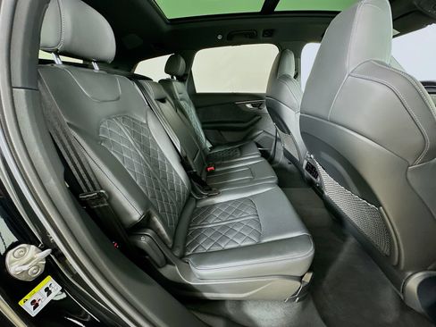 New 2026 Audi SQ7 Premium Plus AWD/4WD image 43