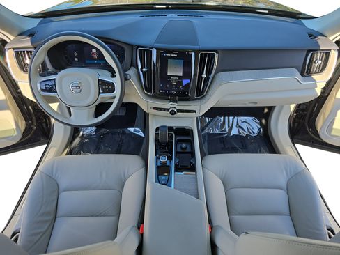 Used 2023 Volvo XC60 B5 Plus w/ Climate Package image 9