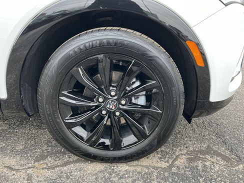 Used 2025 Buick Envista Sport Touring image 29