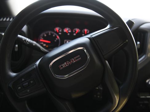 Used 2022 GMC Sierra 2500 Pro w/ Convenience Package image 32