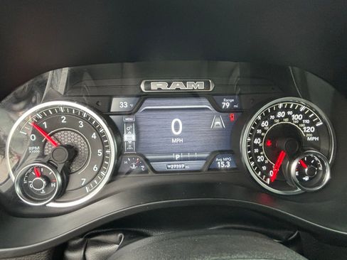 Used 2025 RAM 1500 Laramie AWD/4WD image 16