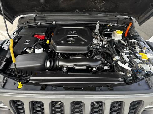 Used 2023 Jeep Wrangler Unlimited Rubicon 4xe image 30