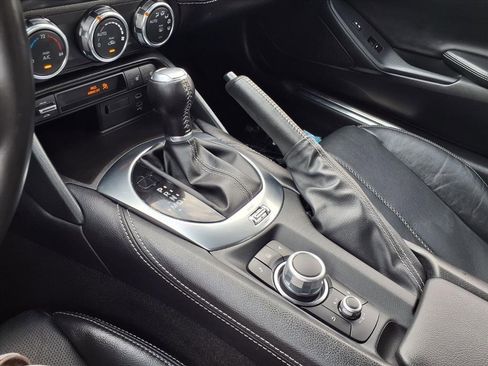 Used 2025 MAZDA MX-5 Miata RF Grand Touring image 19