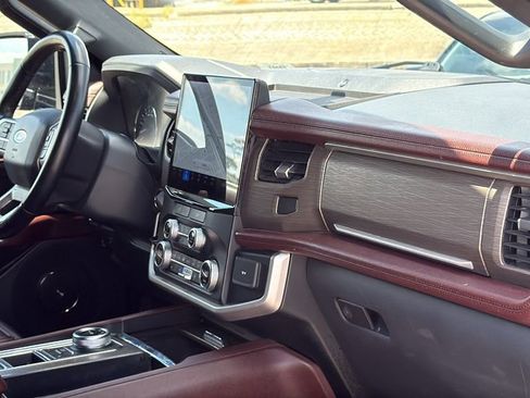 Used 2024 Ford Expedition Limited RWD image 32