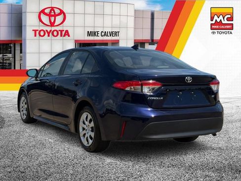 Used 2025 Toyota Corolla LE FWD image 3