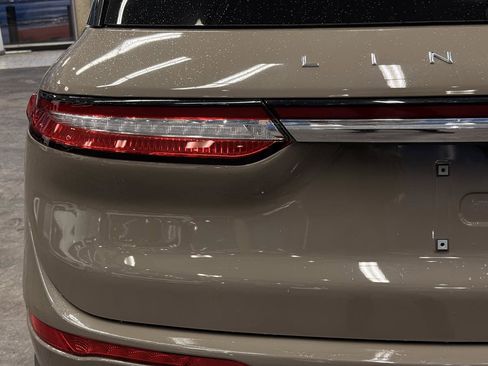 Used 2025 Lincoln Corsair AWD w/ Equipment Group 101A image 13