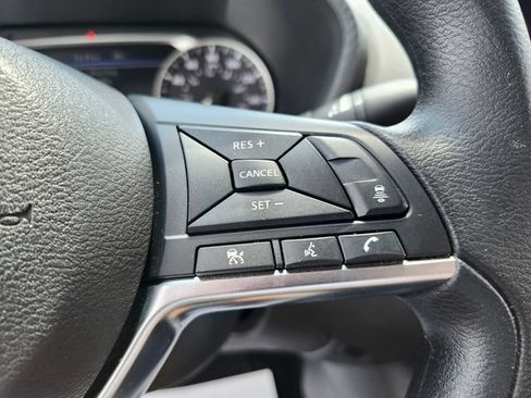 Used 2025 Nissan Sentra SV FWD image 29