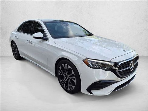 Used 2026 Mercedes-Benz E 350 4MATIC Sedan image 3