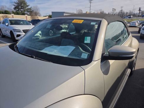 Used 2015 Volkswagen Beetle 1.8T image 11