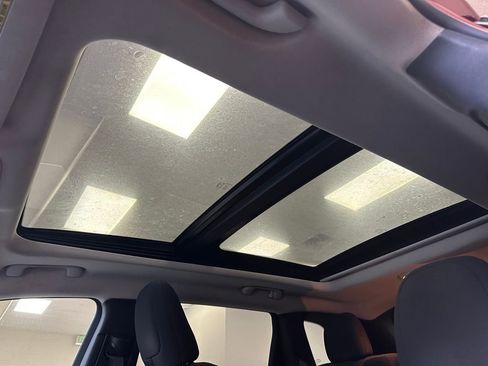 Used 2017 Jeep Cherokee Latitude w/ Comfort/Convenience Group image 10