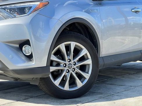 Used 2017 Toyota RAV4 Limited AWD/4WD image 2