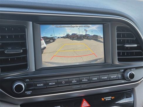 Used 2020 Hyundai Elantra SEL image 23