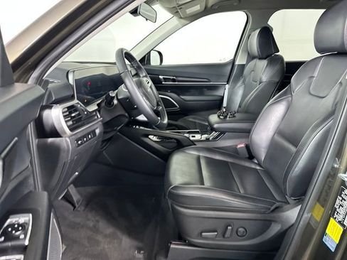 Used 2024 Kia Telluride S FWD image 11