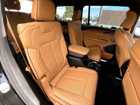 Certified 2025 Jeep Grand Cherokee L Summit w/ Advanced Protech Group IV AWD/4WD image 19