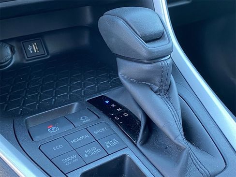 Certified 2025 Toyota RAV4 LE image 12