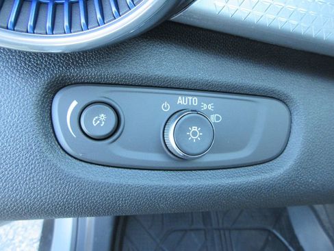 New 2026 Chevrolet Trax LT w/ LPO, Blackout Package image 22