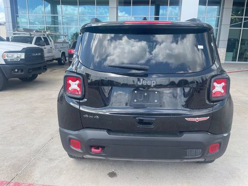 Used 2022 Jeep Renegade Trailhawk w/ Sun/Sound Group AWD/4WD image 13