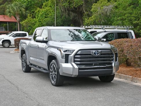 Used 2024 Toyota Tundra Limited AWD/4WD image 6