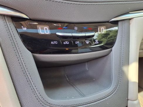 Used 2020 Cadillac XT5 Premium Luxury FWD image 20