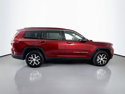 Used 2025 Jeep Grand Cherokee L Limited w/ Luxury Tech Group II RWD image 8