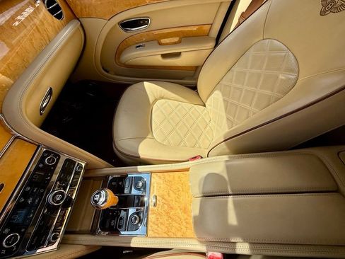 Used 2016 Bentley Mulsanne RWD image 29