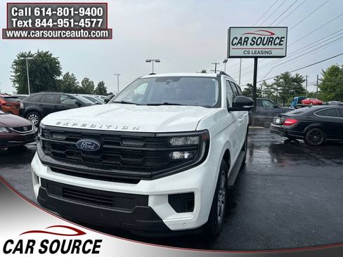 Used 2025 Ford Expedition Max Active AWD/4WD image 1