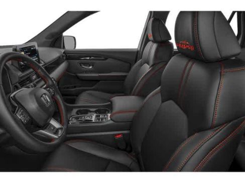 Used 2025 Honda Pilot TrailSport image 8