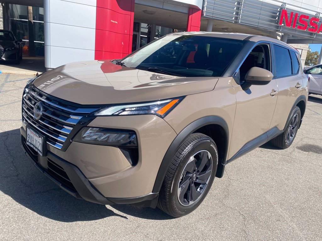 Certified 2025 Nissan Rogue SV AWD/4WD image 3