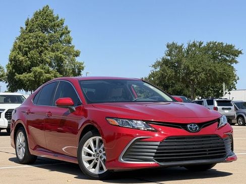 Used 2024 Toyota Camry LE FWD image 2