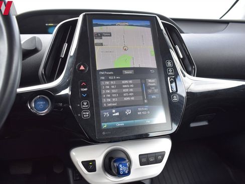 Used 2018 Toyota Prius Prime Premium image 16