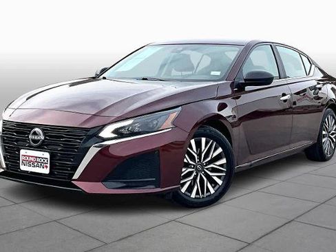 Certified 2025 Nissan Altima 2.5 SV image 1