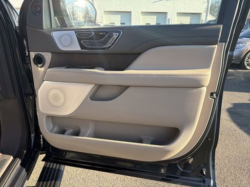 Certified 2022 Lincoln Navigator L Reserve image 13