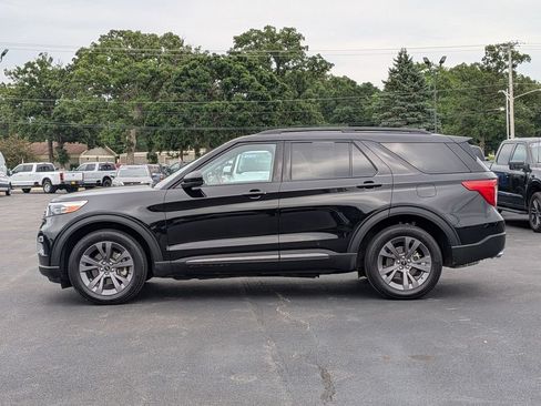 Used 2024 Ford Explorer XLT w/ Equipment Group 202A AWD/4WD image 4