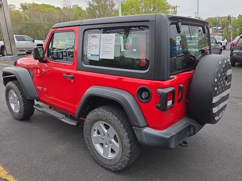 Used 2019 Jeep Wrangler Sport AWD/4WD image 5