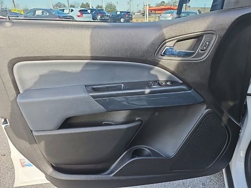 Used 2017 Chevrolet Colorado Z71 image 15