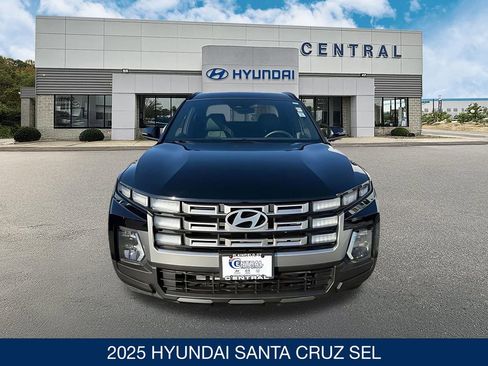 Certified 2025 Hyundai Santa Cruz SEL image 2