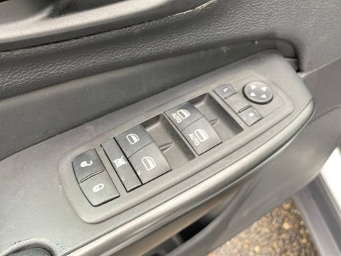 Used 2022 Jeep Cherokee Trailhawk AWD/4WD image 17