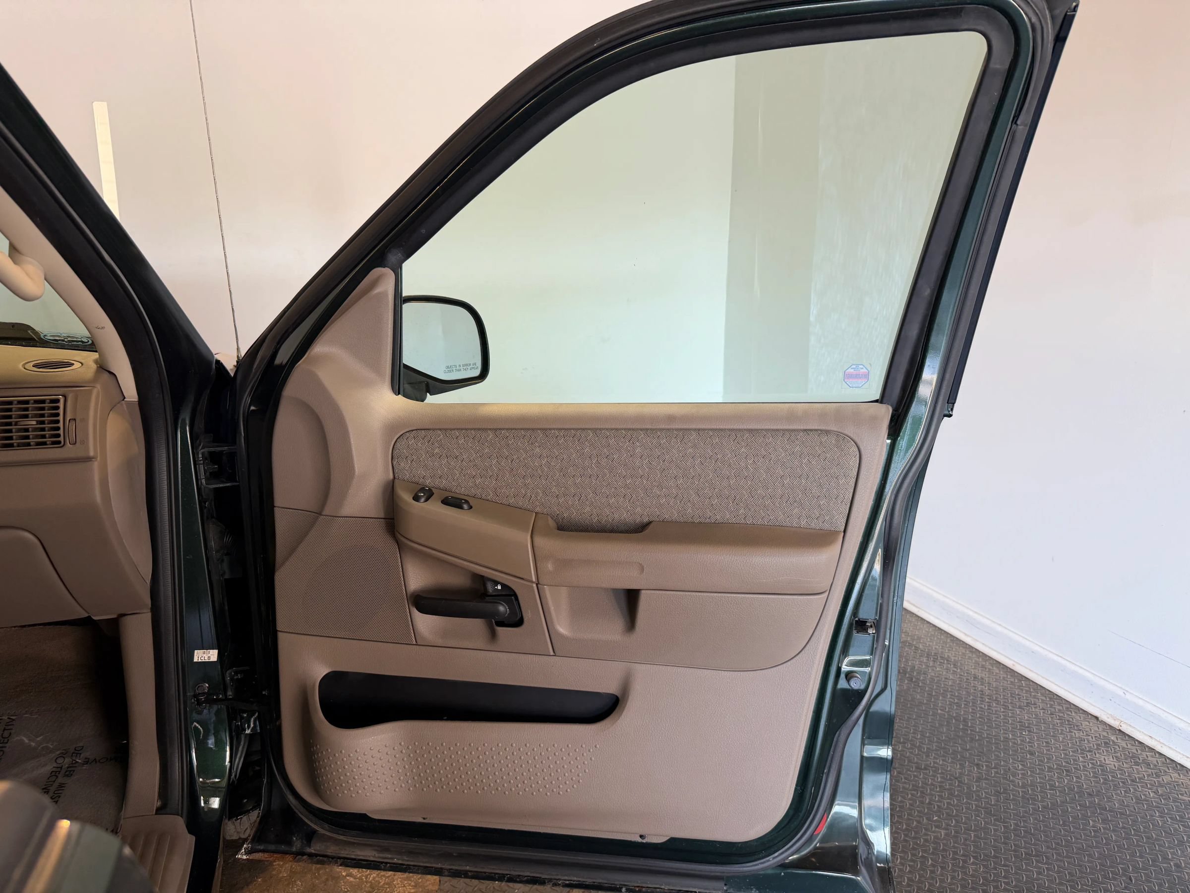 Used 2002 Ford Explorer XLS RWD image 22