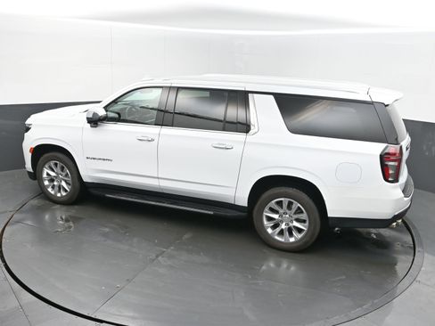 Used 2023 Chevrolet Suburban Premier image 38