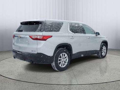 Used 2021 Chevrolet Traverse LS image 3