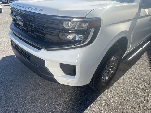 New 2025 Ford Expedition Active image 9
