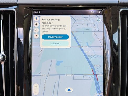 Used 2023 Volvo XC60 B5 Plus w/ Climate Package image 25