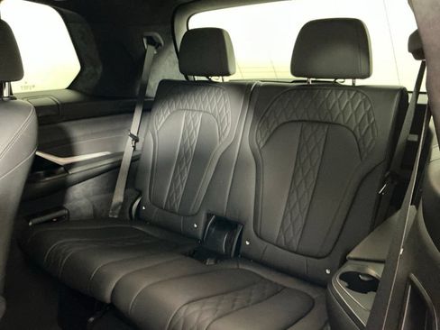 Used 2022 BMW X7 M50i w/ Dynamic Handling Package AWD/4WD image 28