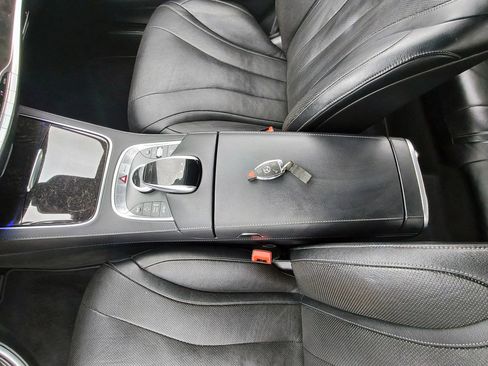 Used 2017 Mercedes-Benz S 550 Sedan image 7